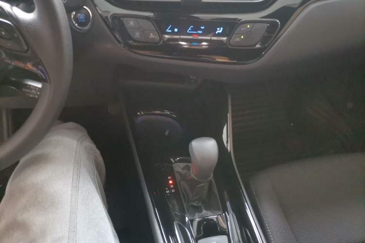 Used Toyota IZOA 2020 2.0L Enjoy Edition
