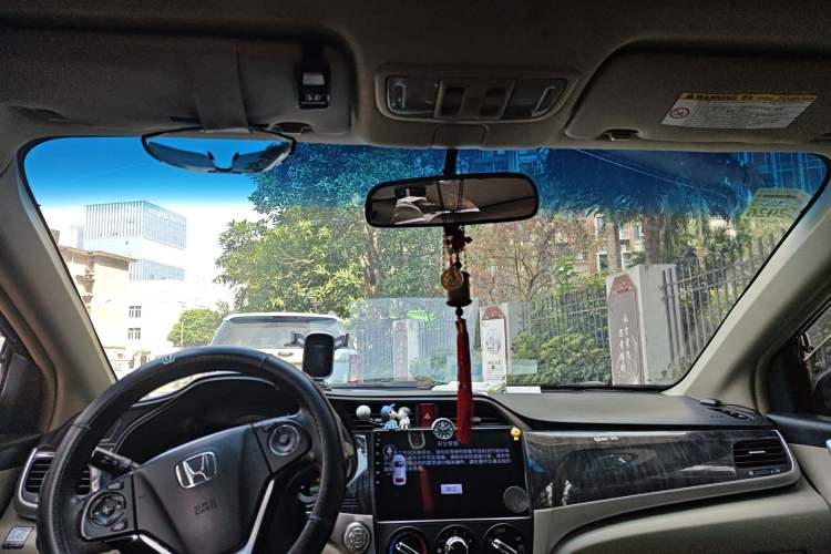 Used Honda Crider 2013 1.8L automatic luxury edition
