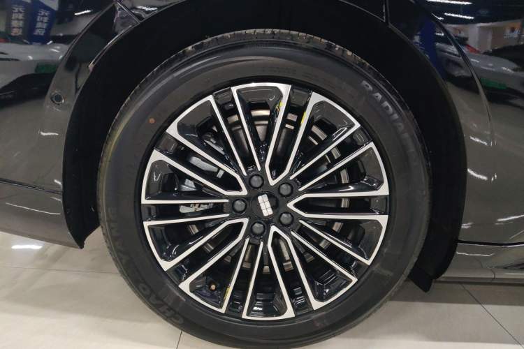 Used Geely Galaxy Galaxy 8 2025 130km EM-i Prestige Edition