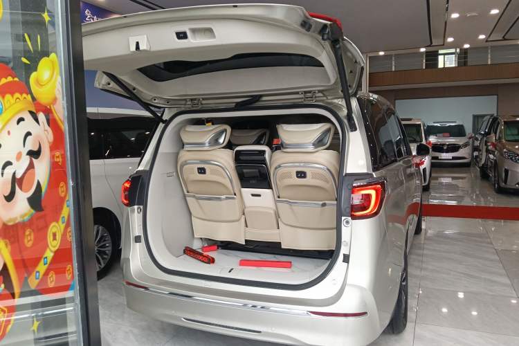 Used Buick GL8 2023 ES Lu Zun Comfort Model Trunk