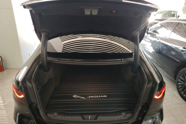 Used Jaguar XFL 2022 XFL 2.0T P250 Two-Wheel-Drive Elite Sport Edition