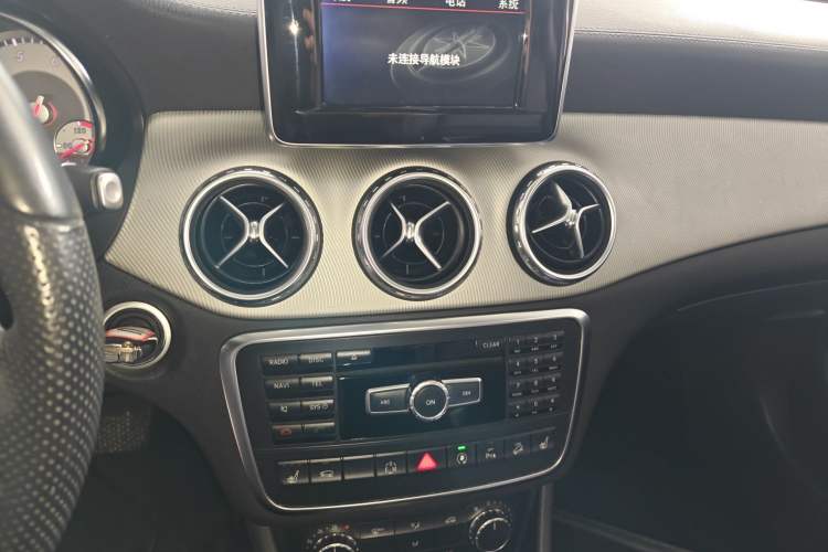 Used Mercedes-Benz GLA 2015 GLA 220 4MATIC Fashion Model
