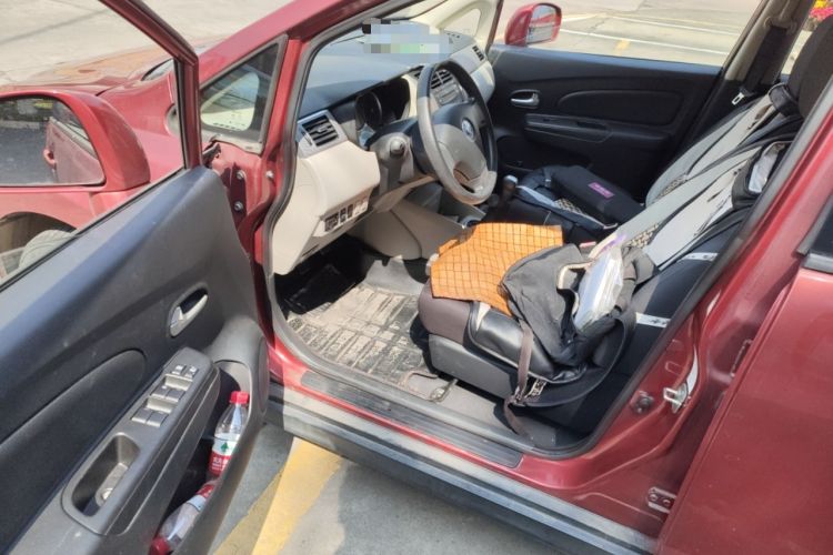 Used Venucia R50 2015 1.6L Manual Fashion Edition