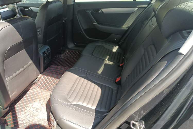 Used Volkswagen Magotan 2013 1.8TSI Premier Model Left Rear Seat