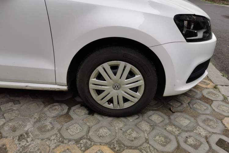 Used Volkswagen Polo 2016 1.4L Automatic Trendy Model Right Front Wheel Hub