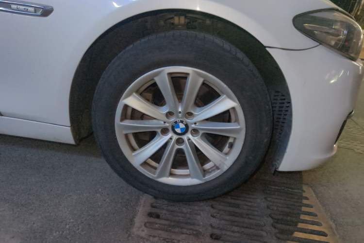Used BMW 5 Series 2013 520Li Elegant Edition Right Front Wheel Hub