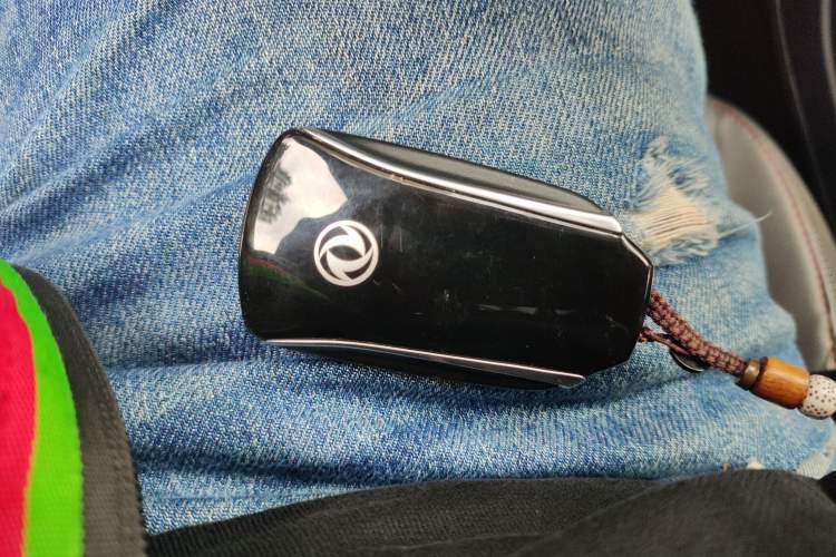 Used Dongfeng Aeolus Yixuan 2020 230T Automatic Dazzle Track Edition
