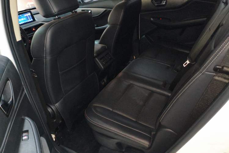 Used Dongfeng Fengon S560 2018 1.8L CVT Elite Model 7 Seats
