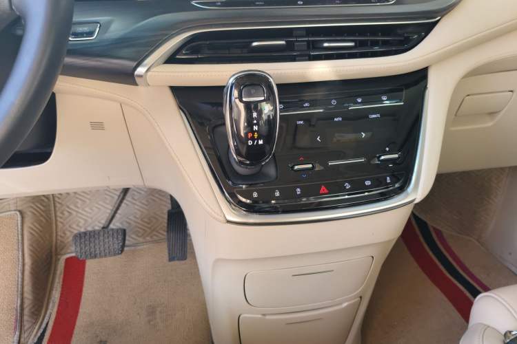 Used Buick GL8 2023 ES Lu Zun Deluxe Model