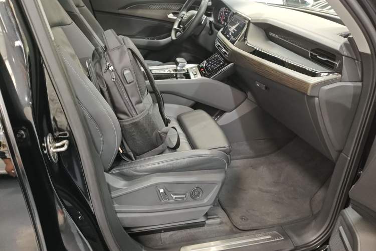 Used Audi Q6 2023 40 TFSI quattro Guanyun Edition Light Yulin Package
