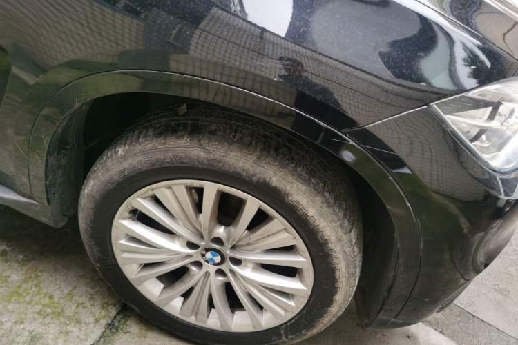 Used BMW X5 2017 xDrive28i Right Front Wheel Hub