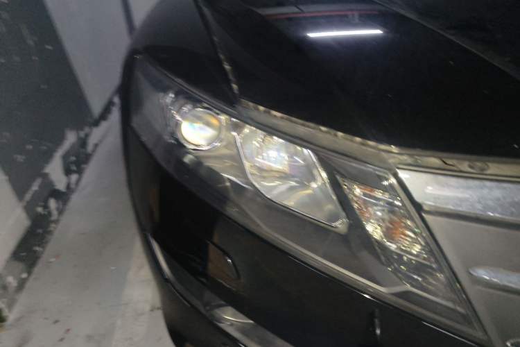 Used Honda Crosstour 2012 2.4L Luxury Edition Right Front Headlight