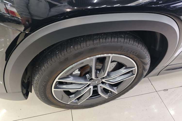 Used Mercedes-Benz GLB AMG 2022 AMG GLB 35 4MATIC Left Front Wheel Hub