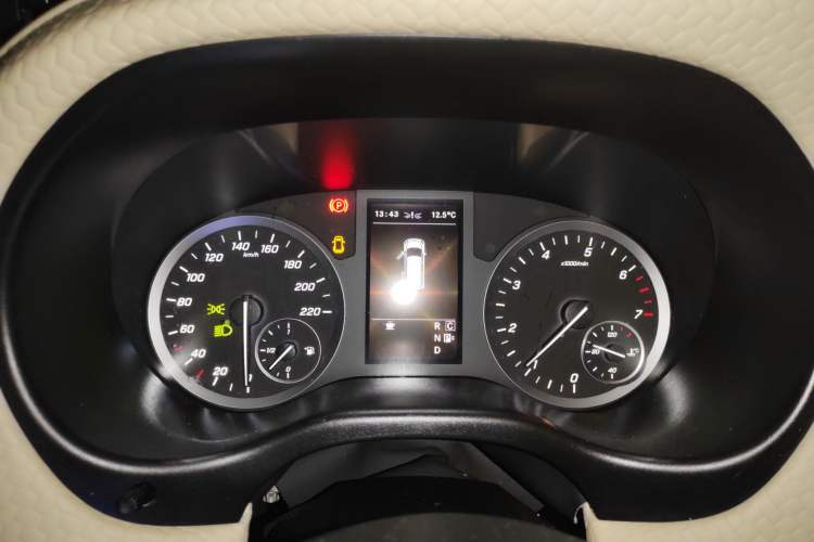 Used Mercedes-Benz Vito 2021 2.0T Business Version 7 Seats