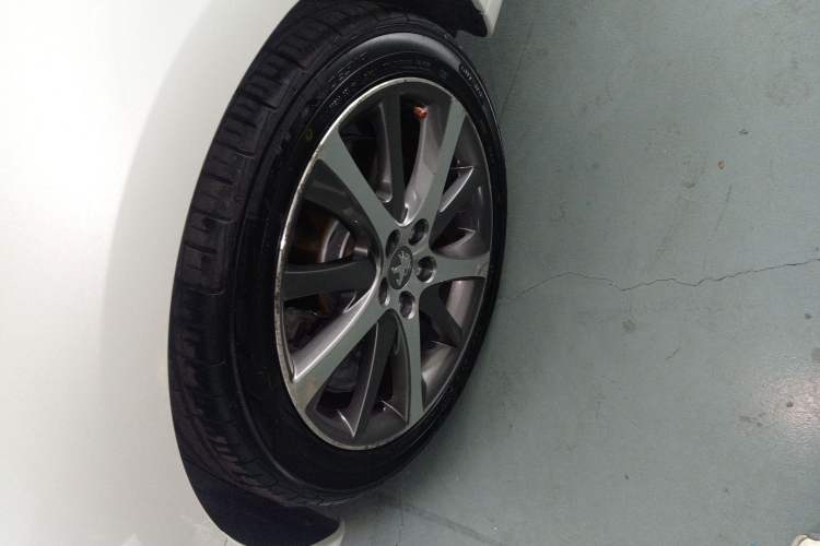 Used Peugeot 508 2015 1.8THP Automatic Prestige Edition Left Front Wheel Hub