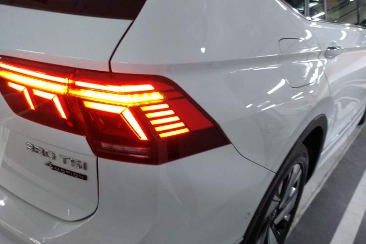 Used Volkswagen Tiguan L 2023 Facelift 380TSI Automatic All-Wheel Drive R-Line Flagship 7-Seater