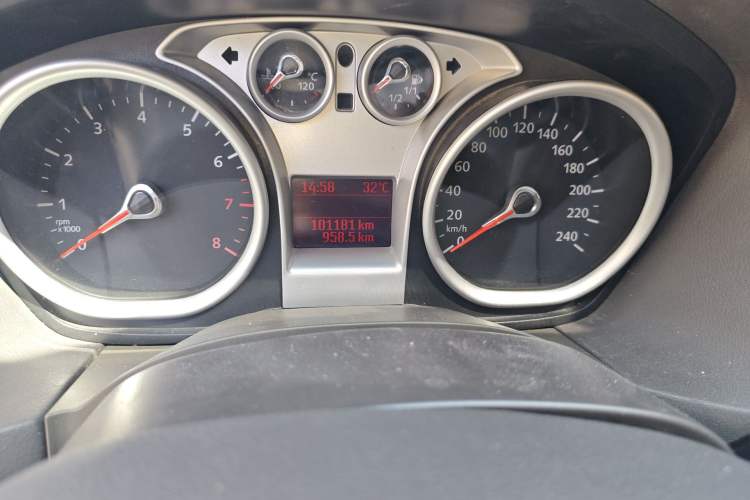 Used Ford Focus 2011 Sedan 1.8L Automatic Fashion Edition
