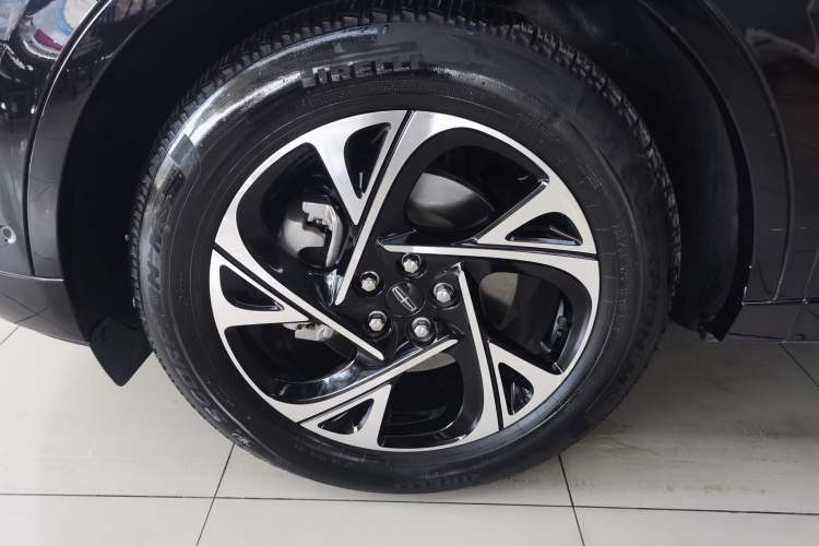 Used Lincoln Nautilus 2023 2.0T All-Wheel-Drive Luxury Hybrid Edition Left Front Wheel Hub