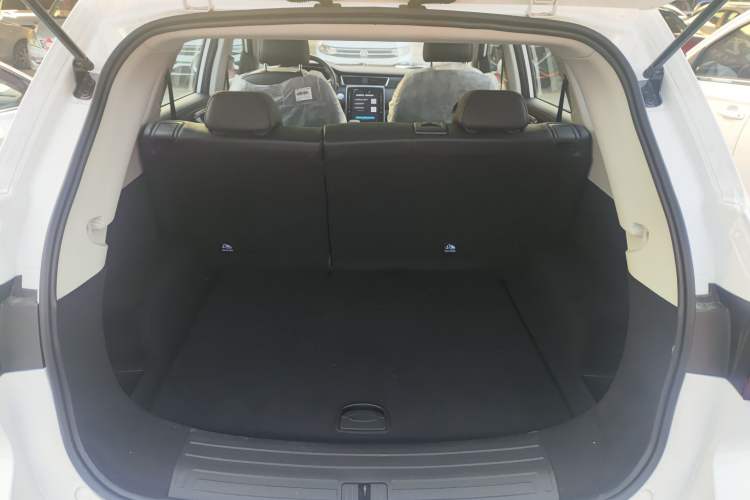 Used Roewe RX5 2025 PLUS 330TGI Automatic Trendsetting Smart Edition