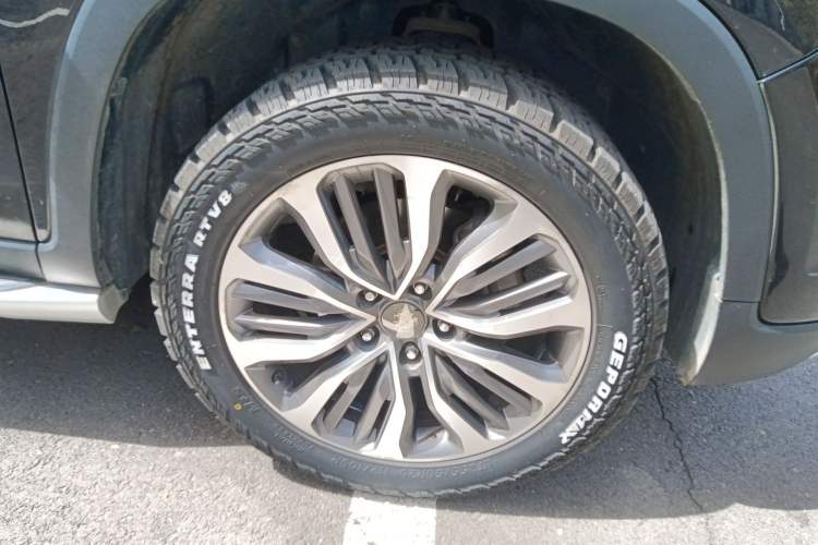 Used Roewe RX8 2018 30T Smart Connectivity All-Wheel Drive Supreme Edition
