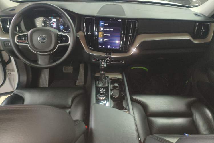 Used Volvo XC60 2019 T5 4x4 Zhiya Luxury Edition China V Standard
