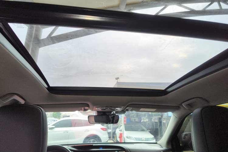 Used Toyota Highlander 2018 2.0T Four-Wheel Drive Luxury Edition 7 Seats China V Emission Standard
