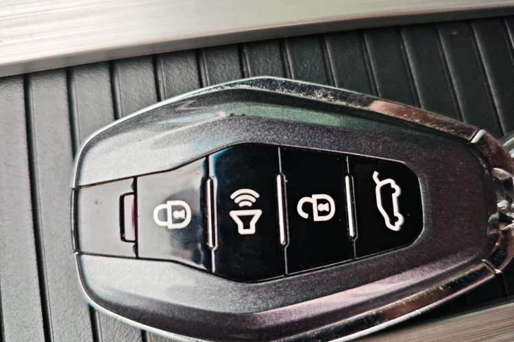 Used JETOUR X70 2020 1.5T DCT Comfort Edition 7-Seater Vehicle Key