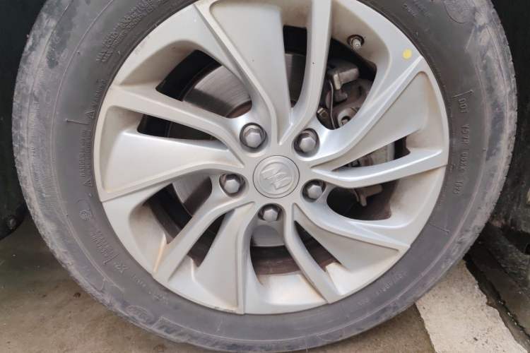 Used Buick Velite 6 2022 Plug-in Hybrid Connected & Shared Model Right Front Wheel Hub