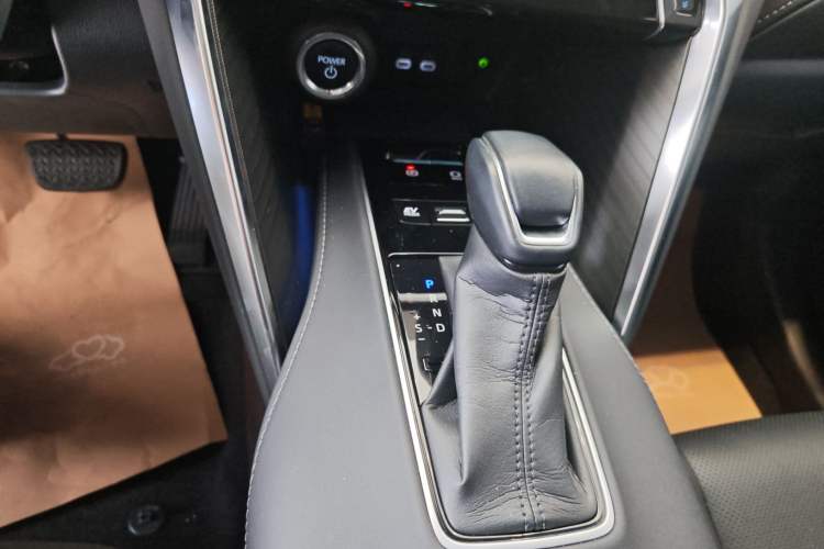 Used Toyota Harrier 2023 Dual-Engine 2.5L CVT Two-Wheel Drive Luxury Edition Gear Lever
