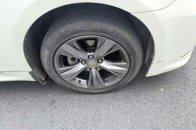 Used Toyota Crown 2015 2.0T Pioneer Edition
