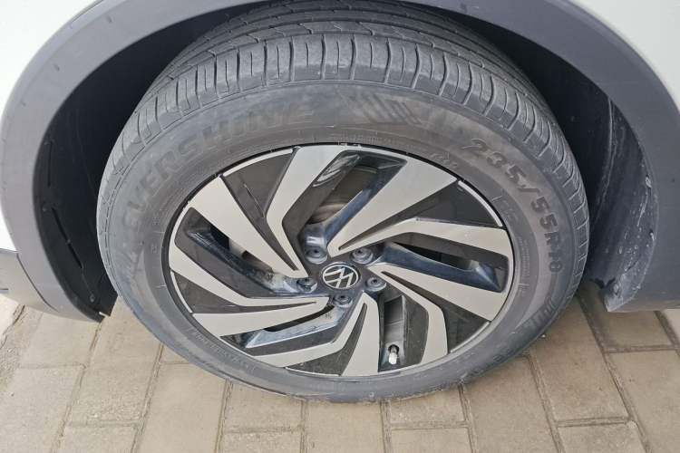 Used Volkswagen Tiguan L 2022 330TSI Automatic Two-Wheel Drive Smart Edition Left Front Wheel Hub