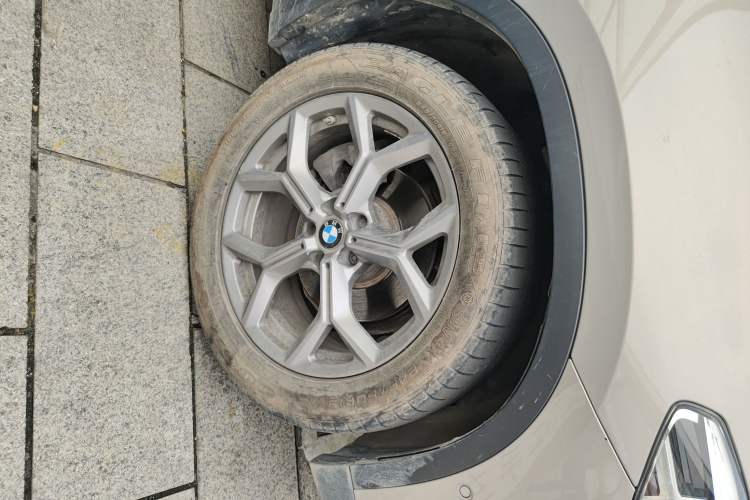 Used BMW X3 2019 xDrive28i Luxury Package Right Front Wheel Hub