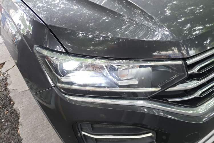 Used Volkswagen Tayron 2021 280TSI Two-Wheel Drive Luxury Smart Connectivity Version Right Front Headlight