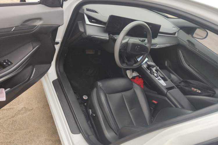 Used CHANGAN Ruicheng PLUS 2023 1.5T DCT Prestige Edition