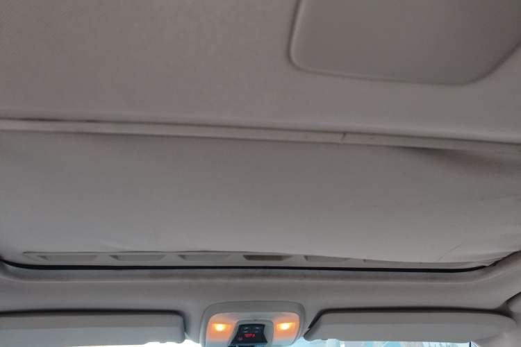 Used Volvo S40 2011 2.0L Automatic ZhiShang Edition
