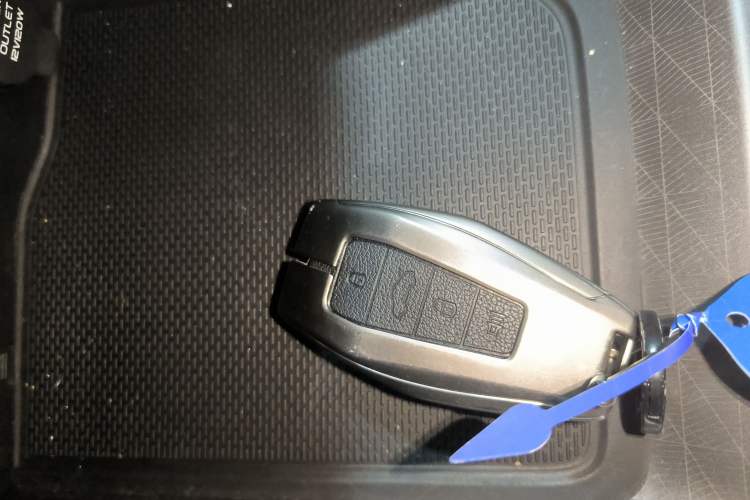 Used Geely Auto Emgrand 2022 4th Generation 1.5L CVT Flagship Model Vehicle Key