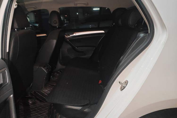 Used Volkswagen Golf 2018 230TSI Automatic Comfort Model
