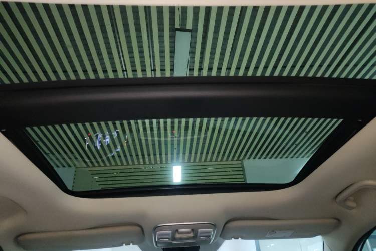 Used Geely Auto Emgrand X7 Sport 2016 1.8TD Automatic Smart Model Headliner