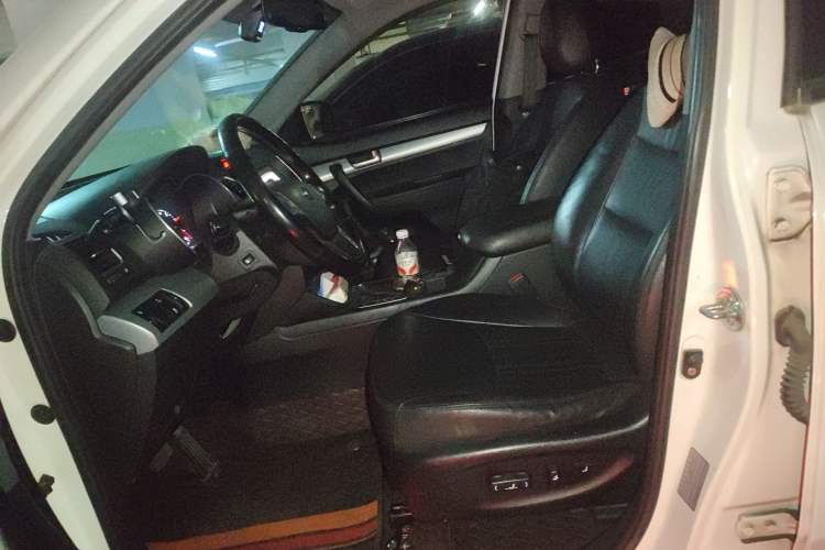 Used Kia Sorento 2013 2.4L 5-seat Gasoline Luxury Edition Left Front Seat