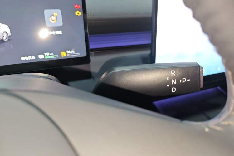 Used Nissan N6 2026 Model 180 Max Gear Lever