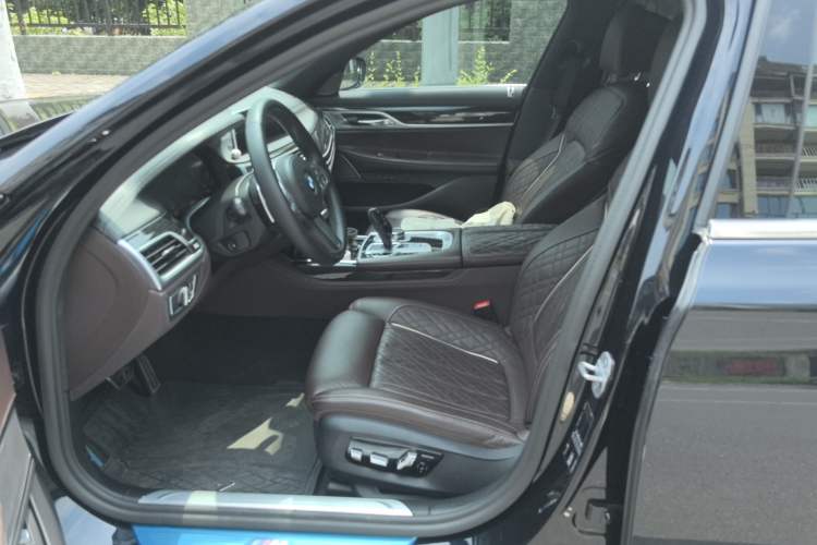 Used BMW 7 Series 2019 Restyled 740Li Leading Edition M Sport Package Left Front Seat