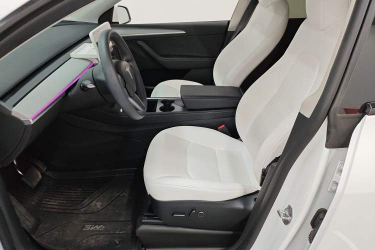 Used Tesla Model Y 2023 Long-Range All-Wheel-Drive Version
