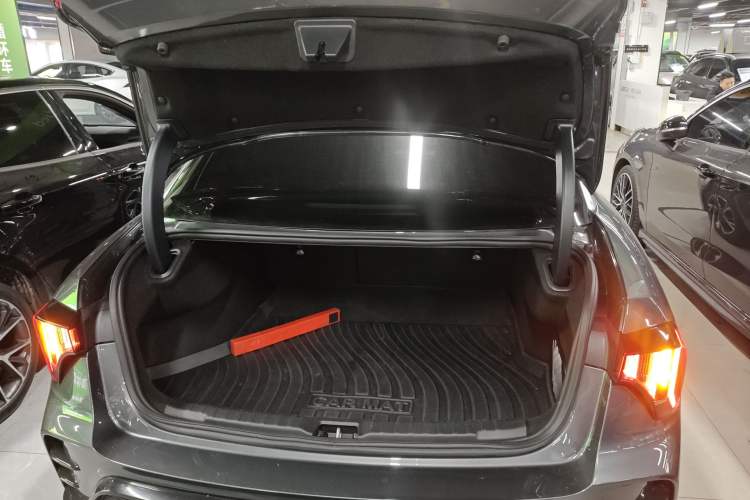 Used Lynk & Co 03 2023 2.0TD DCT JingPro Trunk