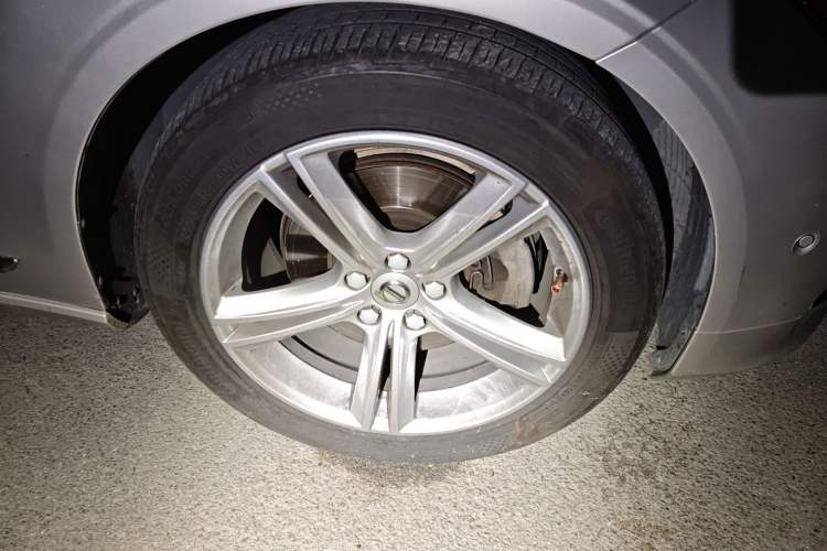 Used Volvo S90 2018 T4 Zhiyuan Edition Right Front Wheel Hub