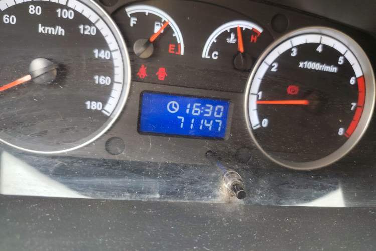 Used Foton Scenic G7 2020 2.4L Commercial Version Long Wheelbase High-Roof 2-Seat Van China VI Emission Standard 4K22D4M Odometer Close Up