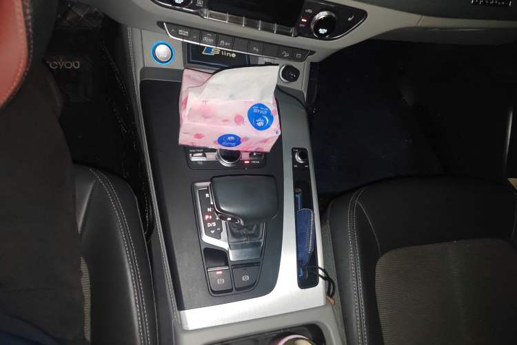 Used Audi Q5L 2018 40 TFSI Prestige Fashion Edition China V Gear Lever