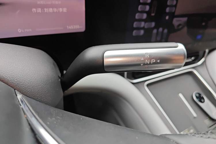 Used Hima AITO M9 2024 Range-Extended Ultra Version 42 kWh 6-Seater Model Gear Lever