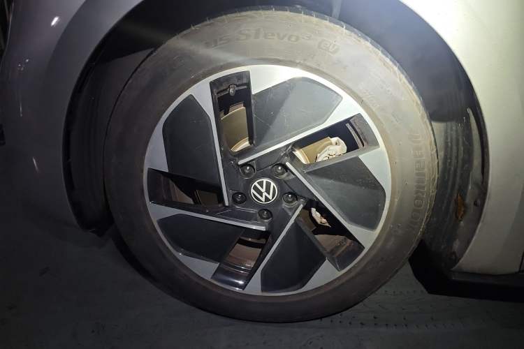 Used Volkswagen ID.3 2023 Pure Smart Edition Right Front Wheel Hub