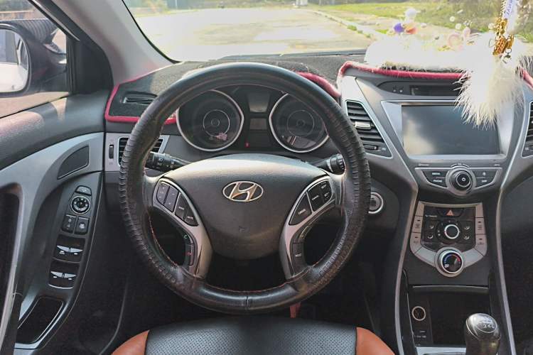 Used Hyundai Elantra (5th Generation / Langdong) 2016 1.6L Manual Luxury Model Steering Wheel