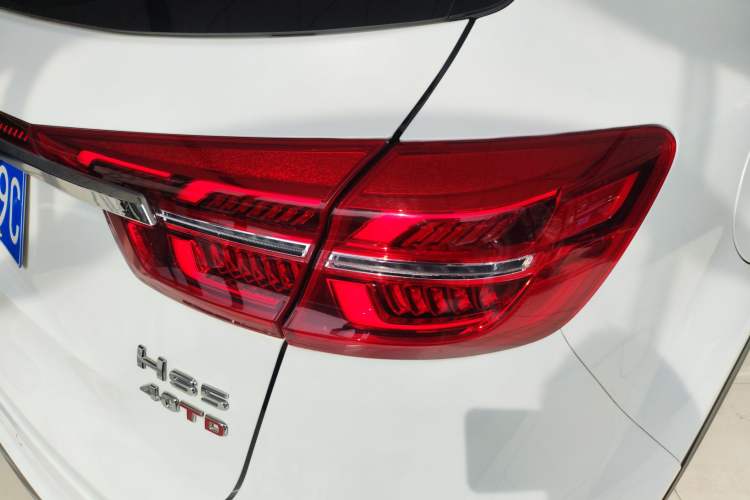 Used Hongqi HS5 2022 Revised Version 2.0T Smart Connect Flagship Edition
